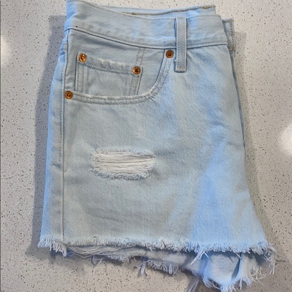 NWOT Levi Shorts high rise - Picture 5 of 6